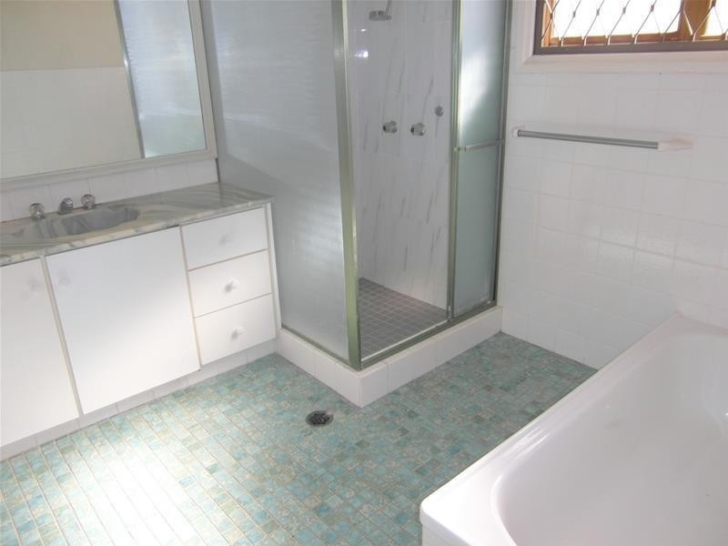 8 Rapallo Avenue, Isle Of Capri QLD 4217