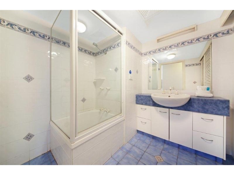 20/6 Aubrey Street, Surfers Paradise QLD 4217