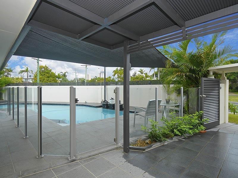 77 Savoy Drive, Broadbeach Waters QLD 4218