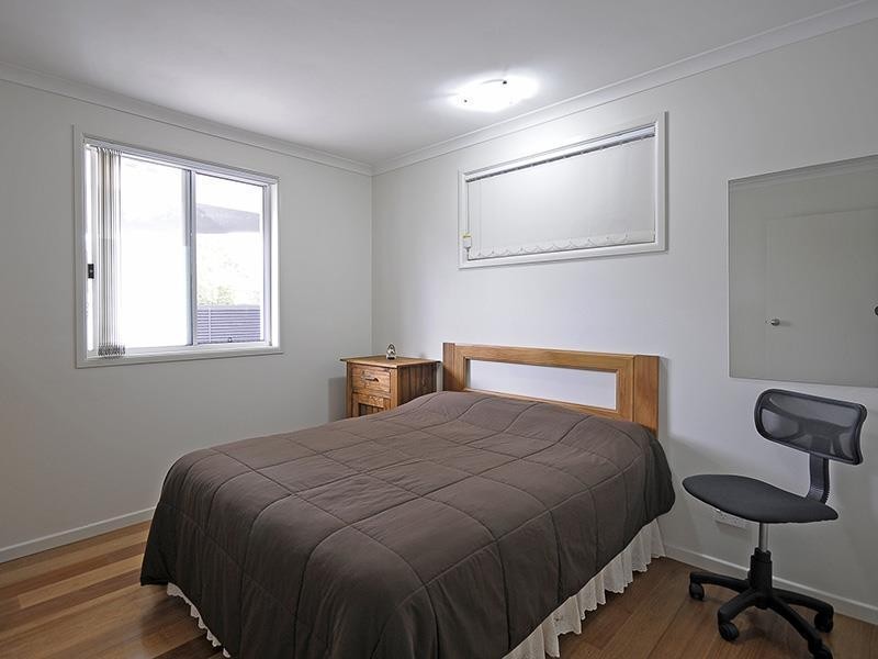 77 Savoy Drive, Broadbeach Waters QLD 4218