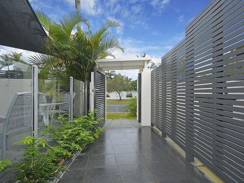 77 Savoy Drive, Broadbeach Waters QLD 4218