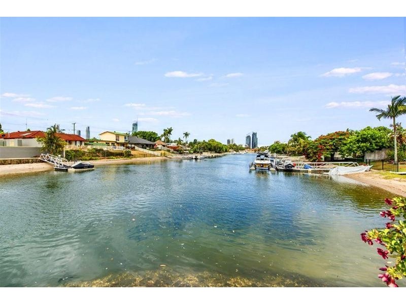 55 Rapallo Avenue, Isle Of Capri QLD 4217