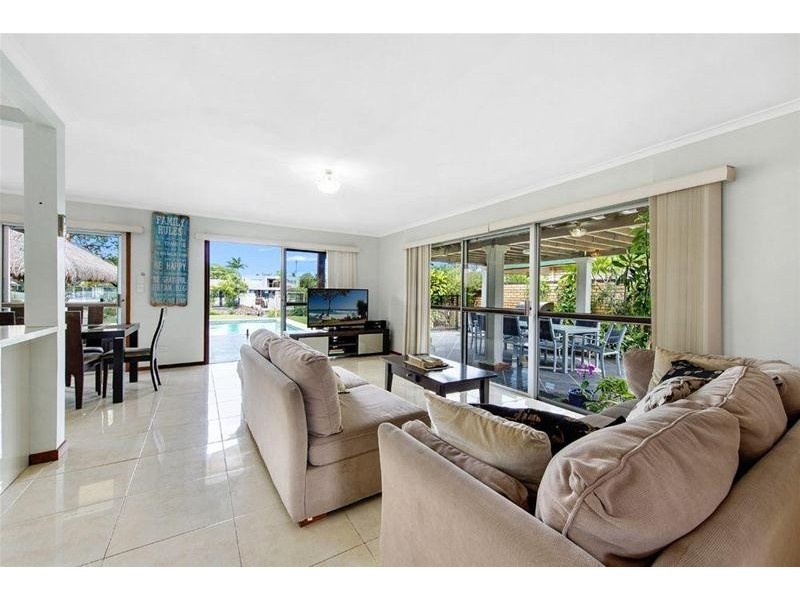 55 Rapallo Avenue, Isle Of Capri QLD 4217