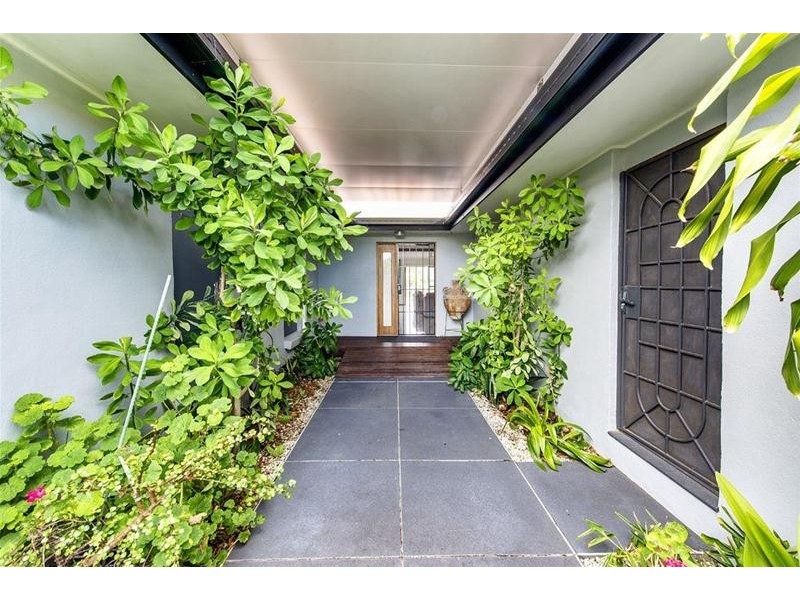 55 Rapallo Avenue, Isle Of Capri QLD 4217