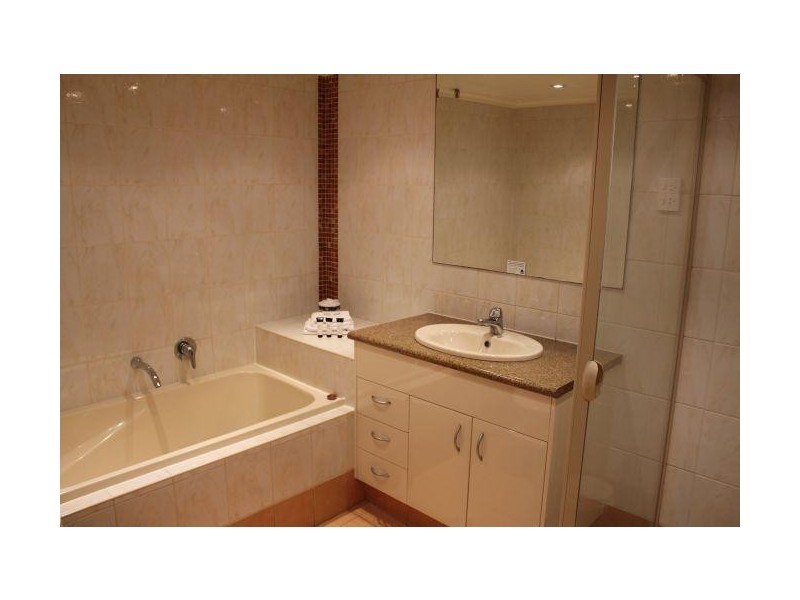 4 Old Burleigh Road (Surfers Aquarius), Surfers Paradise QLD 4217