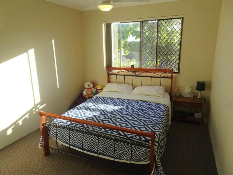 2/8 Weemala Street, Chevron Island QLD 4217