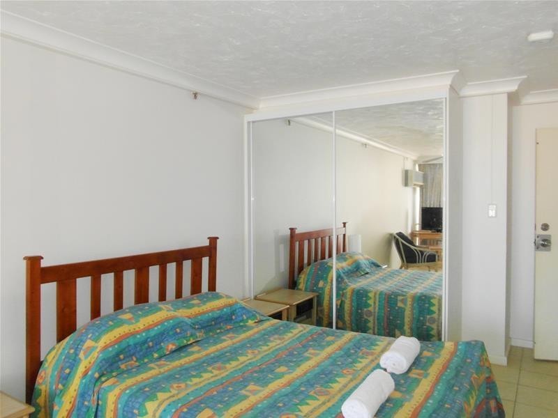 18 Hanlan Street ‘Beachcomber’, Surfers Paradise QLD 4217