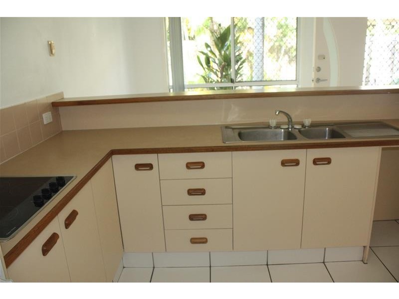 63 Benowa Road, Southport QLD 4215