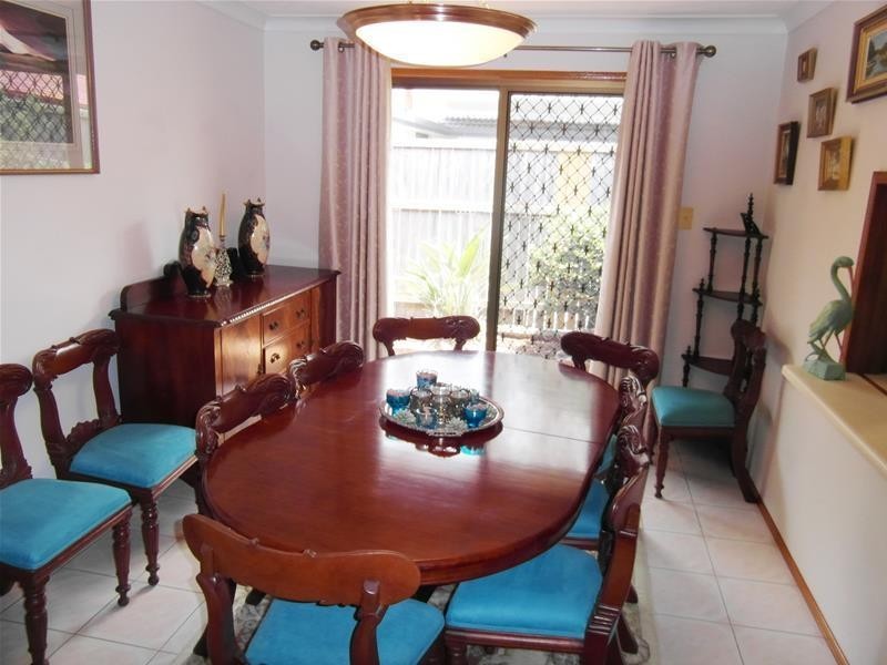 9 Mercedes Place (Evandale Waters), Bundall QLD 4217