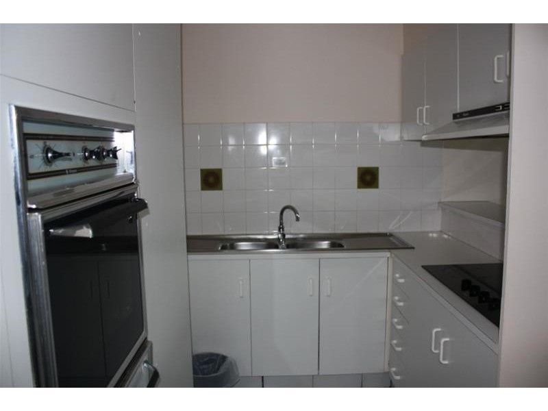 2 Riverview Parade (Condor), Surfers Paradise QLD 4217