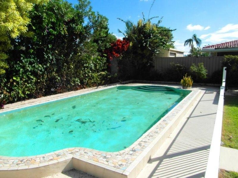 22 Coogeen Street, Sorrento QLD 4217