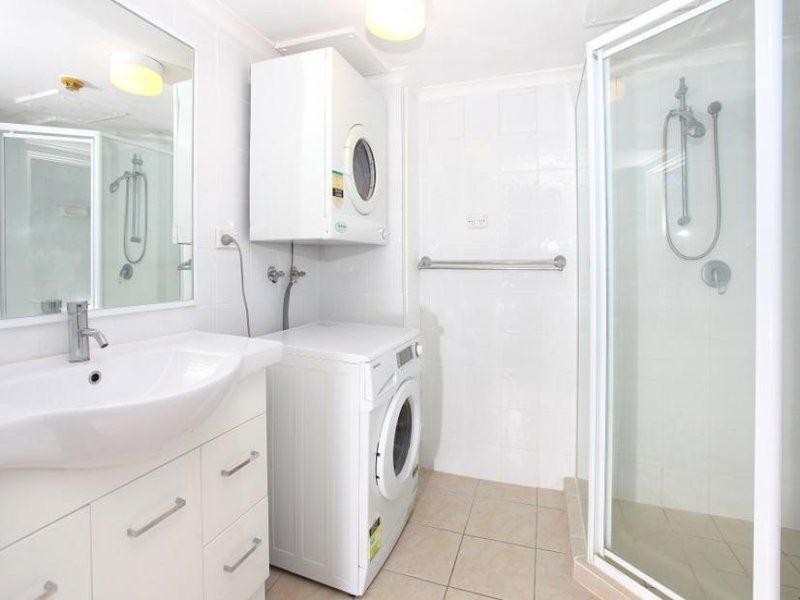 43 ‘Enderley Gardens’ 38 Enderley Avenue, Surfers Paradise QLD 4217