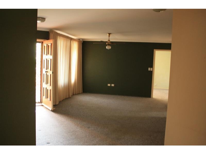 17 Thomas Drive, Chevron Island QLD 4217