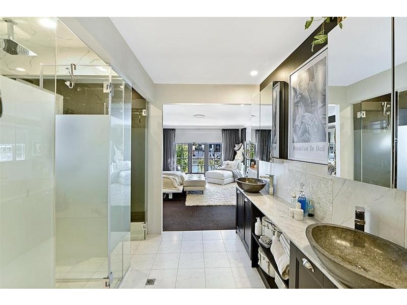 6 Viking Court, Paradise Waters QLD 4217