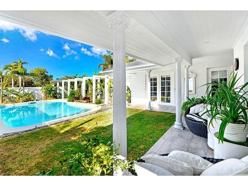 6 Viking Court, Paradise Waters QLD 4217