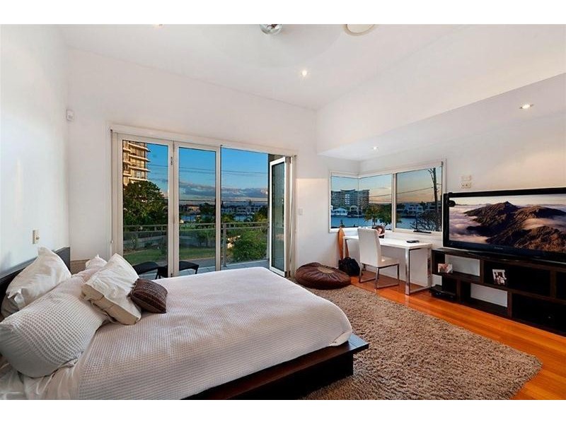 1/57 Palm Avenue, Surfers Paradise QLD 4217