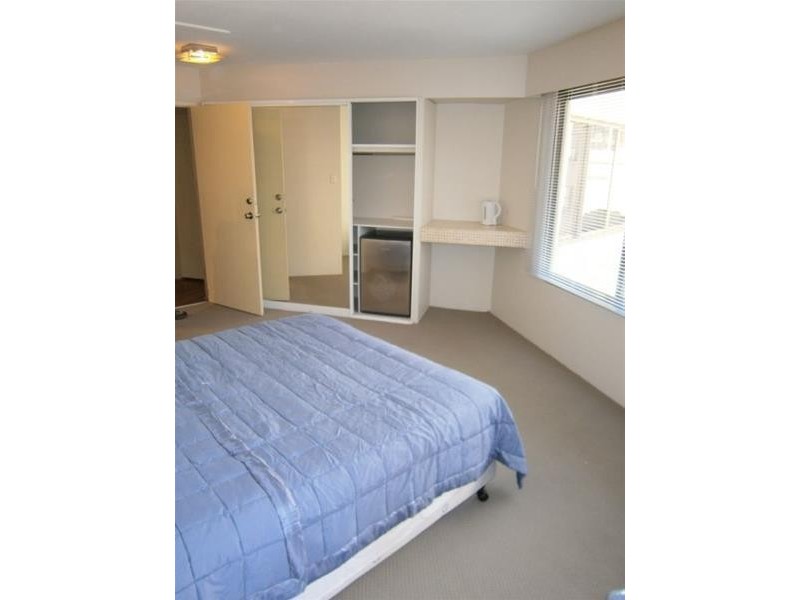 8 Trickett Street, Surfers Paradise QLD 4217