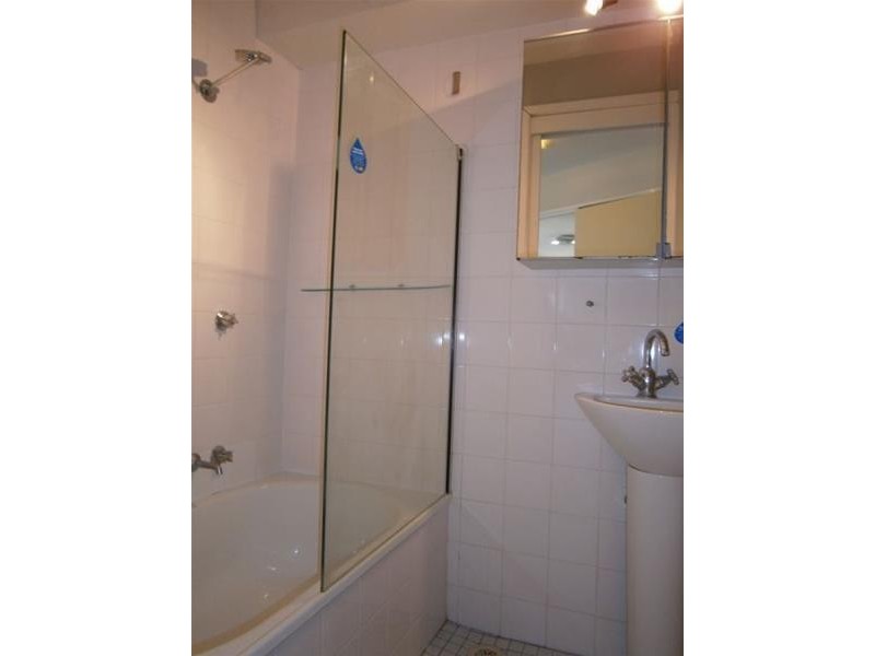 8 Trickett Street, Surfers Paradise QLD 4217