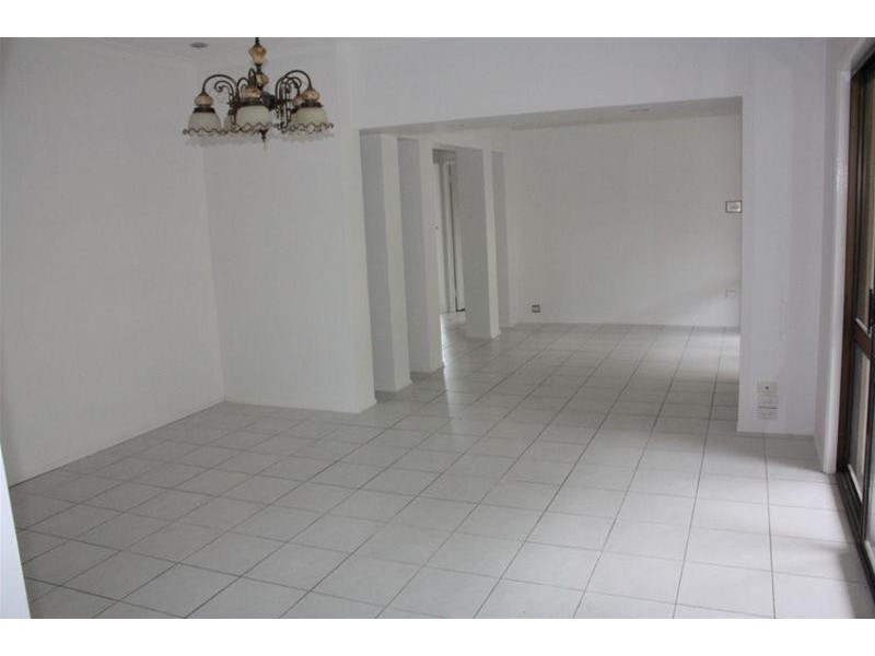 92 Commodore Drive, Paradise Waters QLD 4217