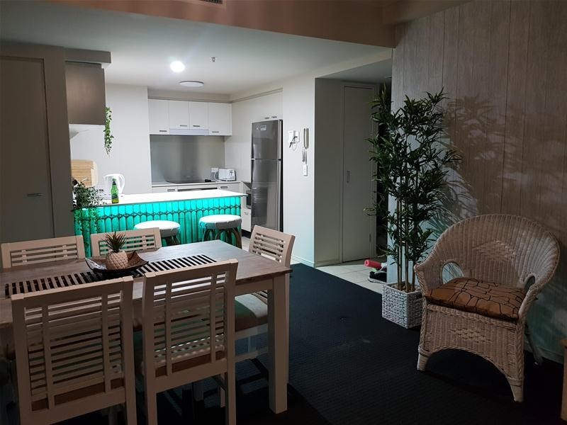 3235 ‘Chevron Renais Ferny Avenue, Surfers Paradise QLD 4217