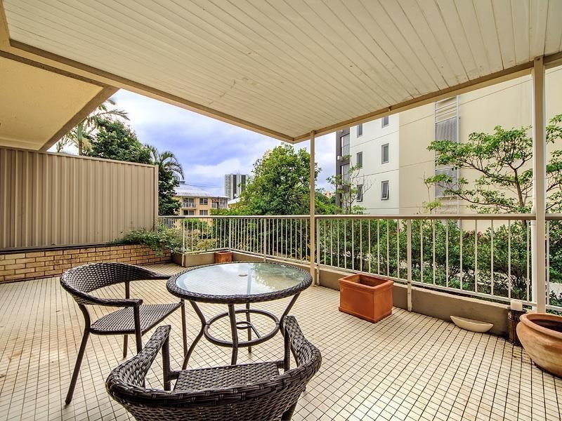 3 Oak Avenue ‘Oak Lodge’, Budds Beach, Surfers Paradise QLD 4217