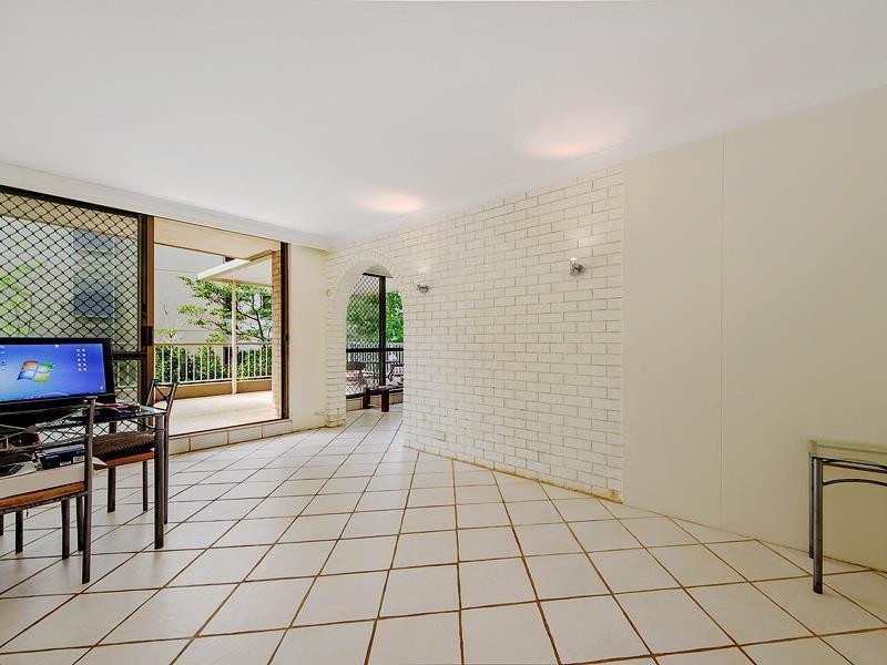 3 Oak Avenue ‘Oak Lodge’, Budds Beach, Surfers Paradise QLD 4217