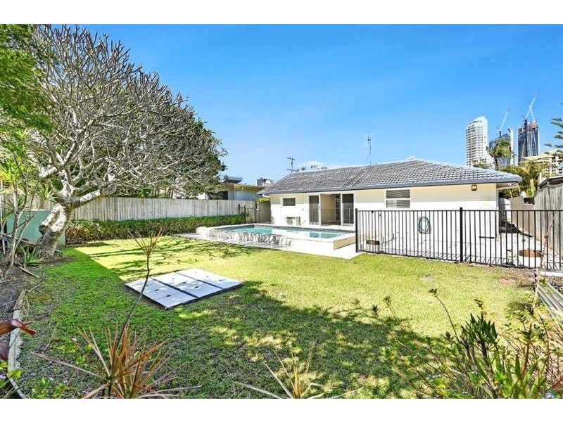 25 Brindisi Avenue, Isle Of Capri QLD 4217