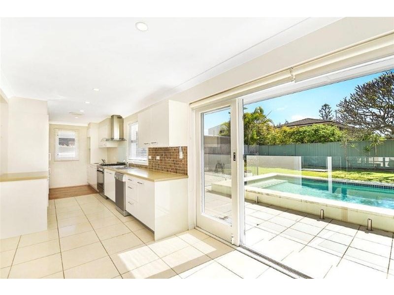 25 Brindisi Avenue, Isle Of Capri QLD 4217