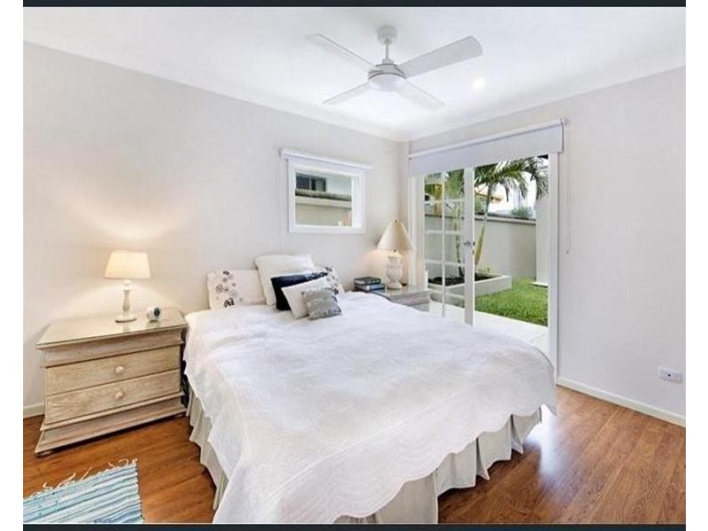 25 Brindisi Avenue, Isle Of Capri QLD 4217