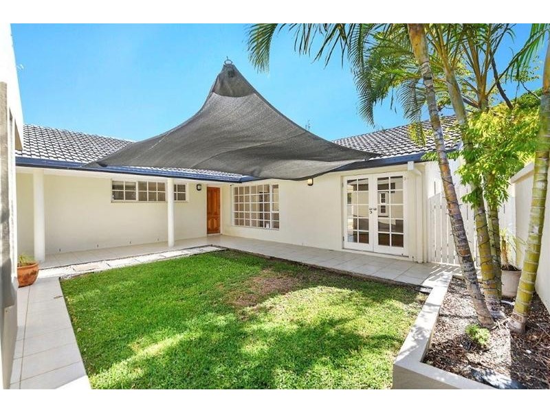 25 Brindisi Avenue, Isle Of Capri QLD 4217