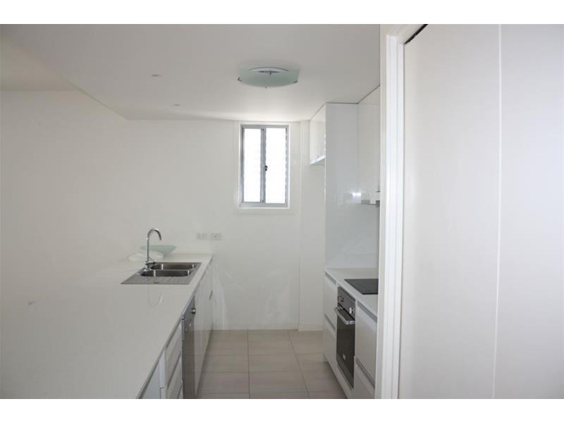 31 Loder Street, Biggera Waters QLD 4216