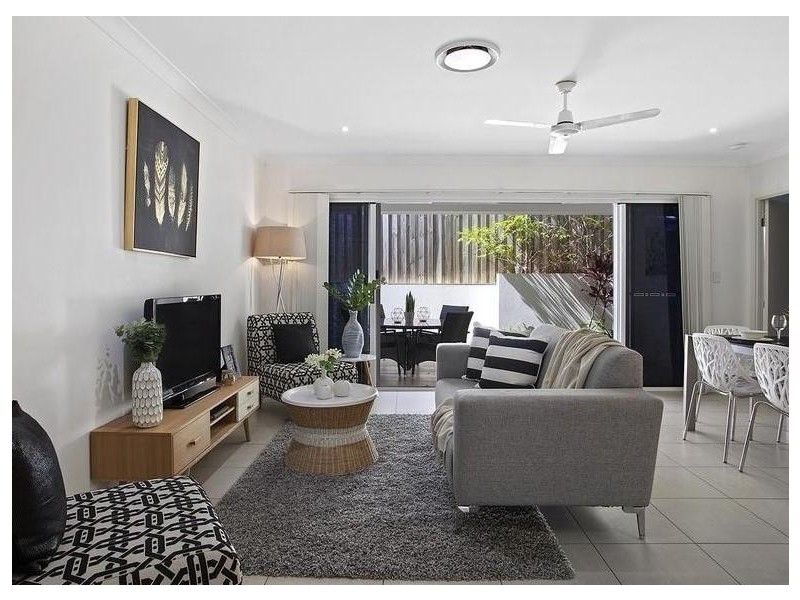 2/84 Falconer Street, Southport QLD 4215