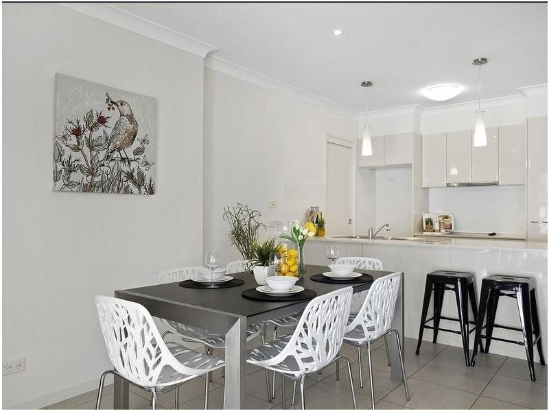 2/84 Falconer Street, Southport QLD 4215