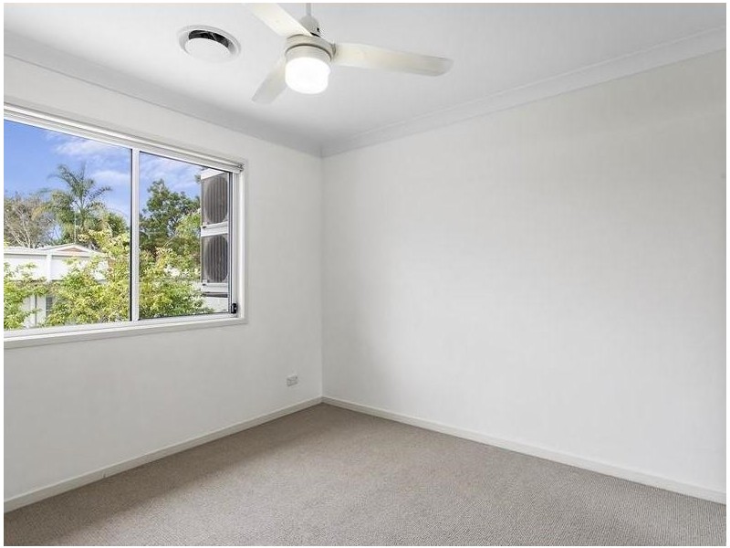 2/84 Falconer Street, Southport QLD 4215