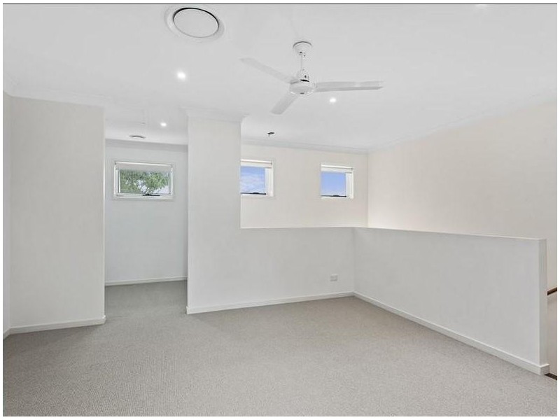 2/84 Falconer Street, Southport QLD 4215