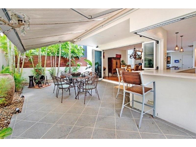 2/17 Sunset Boulevard, Surfers Paradise QLD 4217