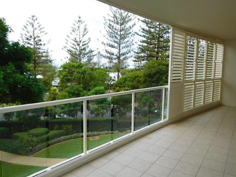 1 Lennie Avenue, Main Beach QLD 4217