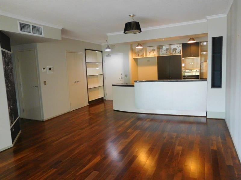 1 Lennie Avenue, Main Beach QLD 4217