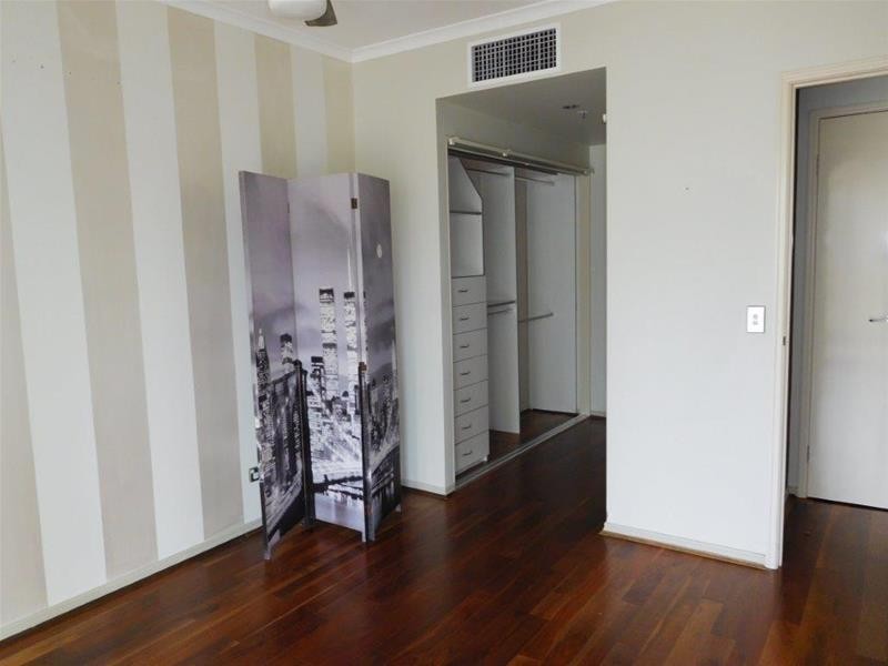 1 Lennie Avenue, Main Beach QLD 4217