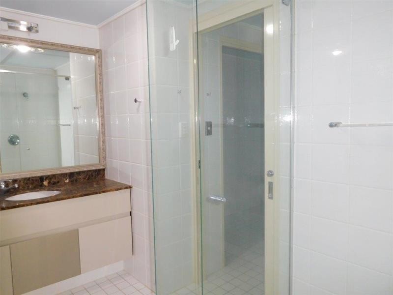 1 Lennie Avenue, Main Beach QLD 4217