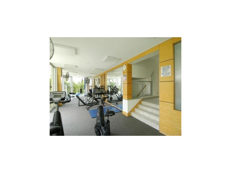 1 Lennie Avenue, Main Beach QLD 4217