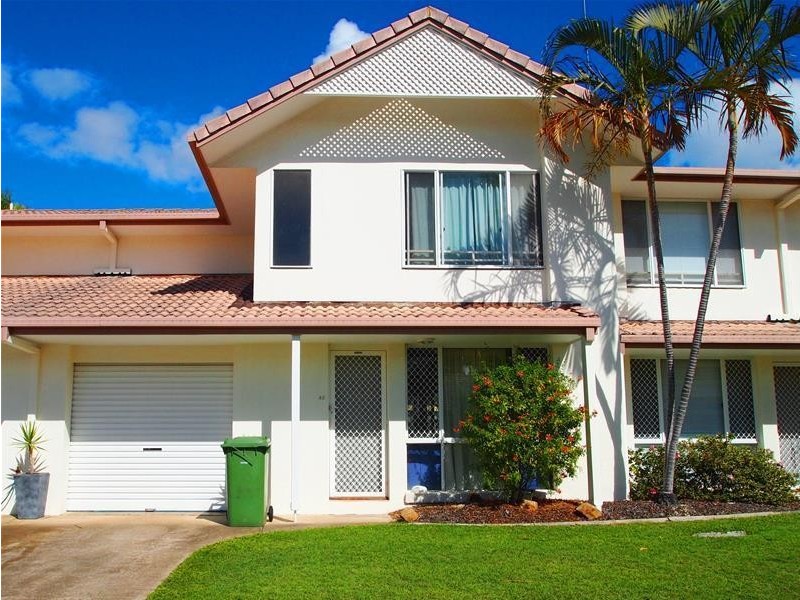 2 St Kevins Avenue, Benowa QLD 4217