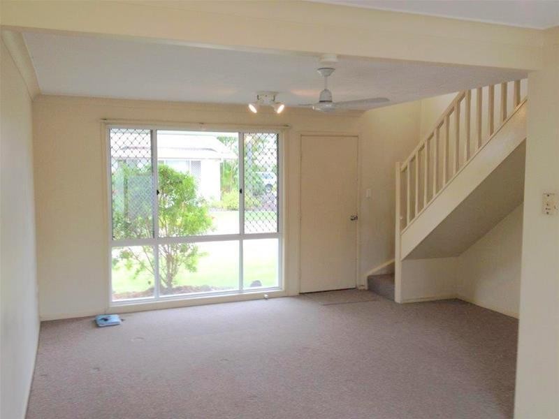 2 St Kevins Avenue, Benowa QLD 4217