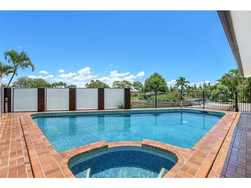 68 Rapallo Avenue, Isle Of Capri QLD 4217