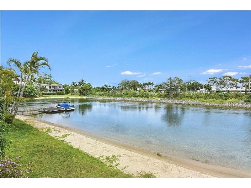 68 Rapallo Avenue, Isle Of Capri QLD 4217