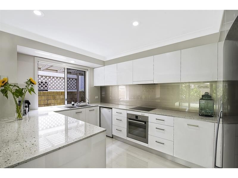 55 Edinburgh Road, Benowa Waters QLD 4217