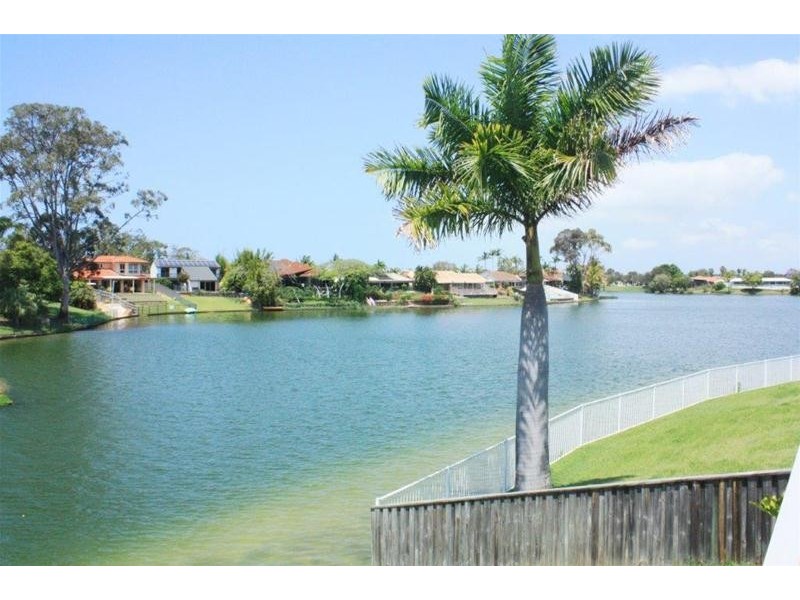 26 Long Island Court, Mermaid Waters QLD 4218