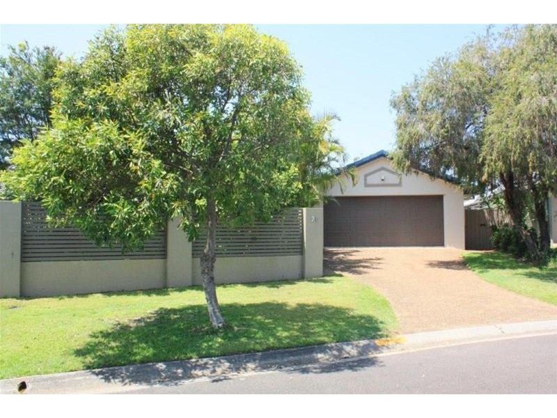 26 Long Island Court, Mermaid Waters QLD 4218