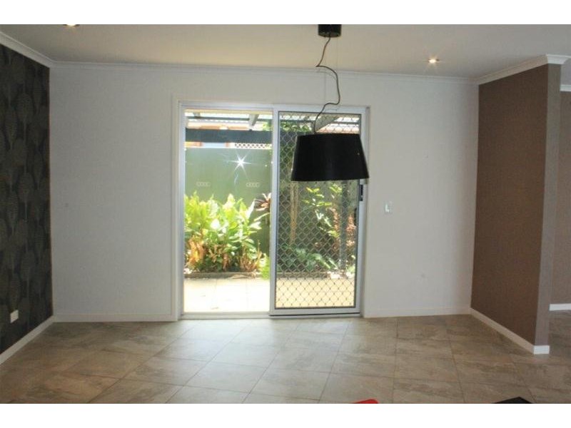 26 Long Island Court, Mermaid Waters QLD 4218