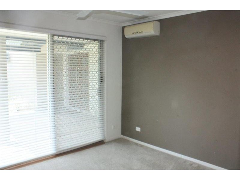 26 Long Island Court, Mermaid Waters QLD 4218